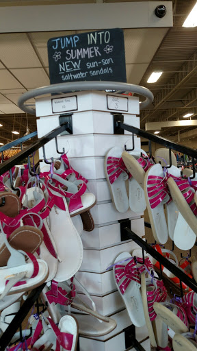 Thrift Store «Ditto Upscale Resale», reviews and photos, 571 E 8th St, Holland, MI 49423, USA