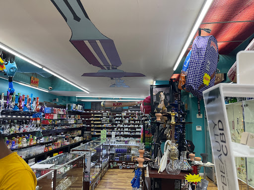 Tobacco Shop «Brickell Smoke Shop», reviews and photos, 13 SW 7th St, Miami, FL 33130, USA