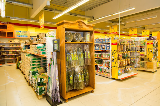 DAS FUTTERHAUS - Poing unter Poing, 