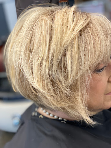 Beauty Salon «Hair Benders Salon», reviews and photos, 2617 E Center St, Kingsport, TN 37664, USA