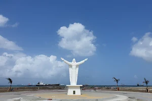 Cristo Colon, Calle Primera image