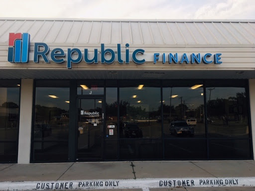 Republic Finance in Bedford, Texas