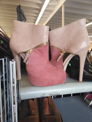 Non-Profit Organization «Goodwill - Canoga Park», reviews and photos, 7107 Owensmouth Ave, Canoga Park, CA 91303, USA