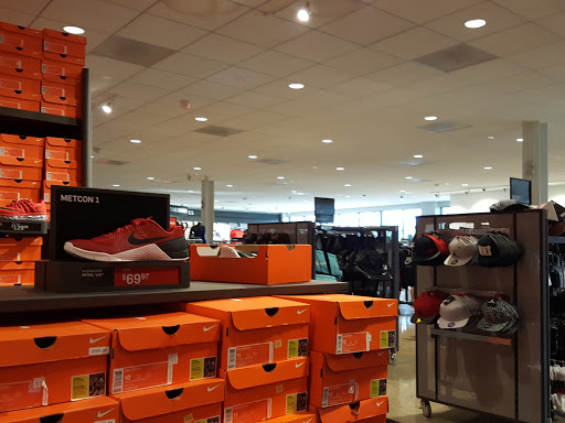 Clothing Store «Nike Factory Store», reviews and photos, 603 Stanley K Tanger Dr, Lancaster, PA 17602, USA