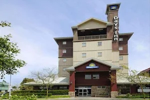 Days Inn by Wyndham Vancouver Airport image