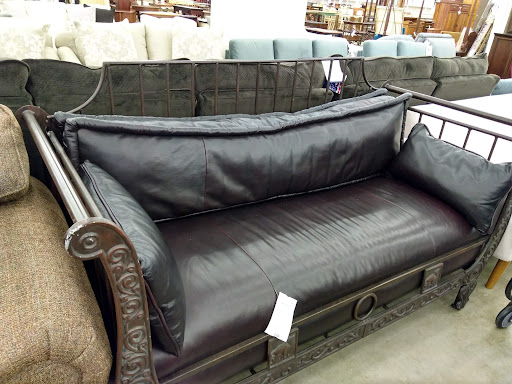 Shopping Mall «Cross Pointe Shopping Center», reviews and photos, 101 E Alex Bell Rd, Centerville, OH 45459, USA