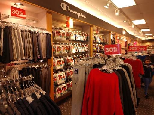 Shopping Mall «Clinton Crossing Premium Outlets», reviews and photos, 20 Killingworth Turnpike, Clinton, CT 06413, USA