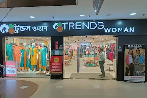 TRENDS WOMAN image