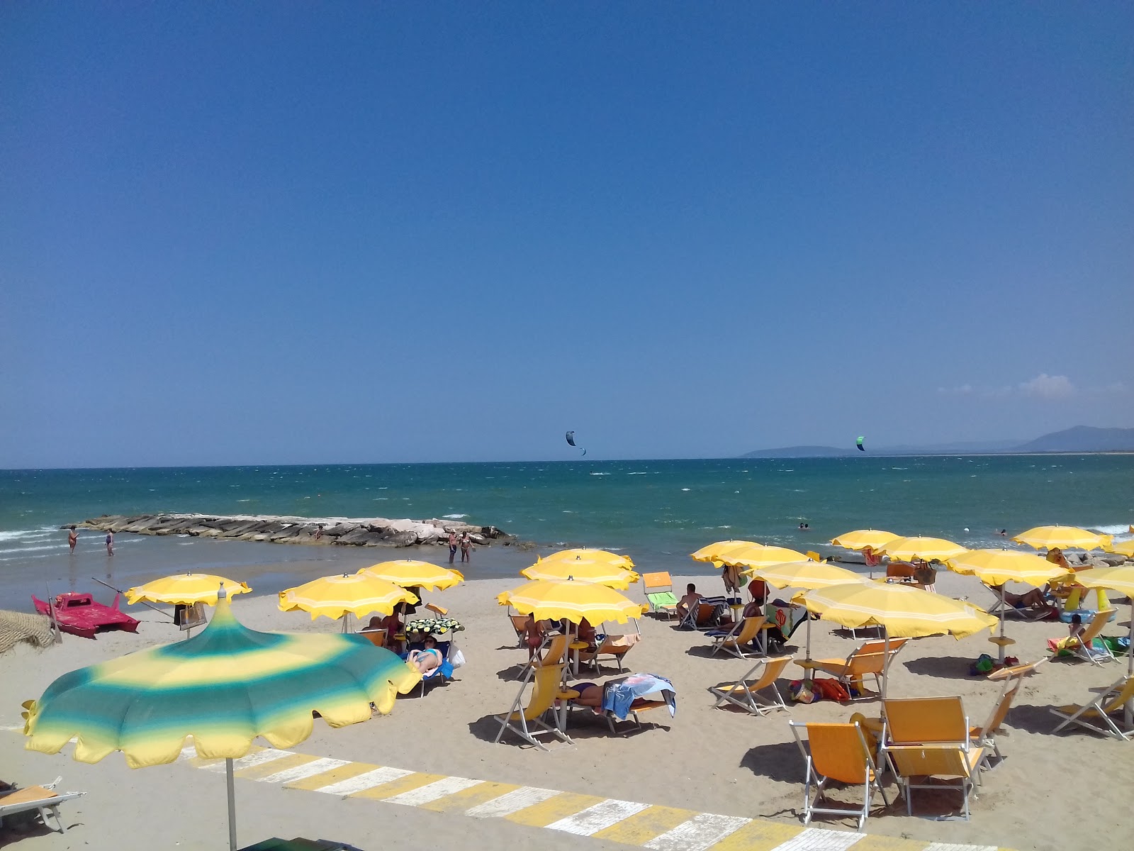 Foto de Spiaggia dell'Acquarotta com praia espaçosa