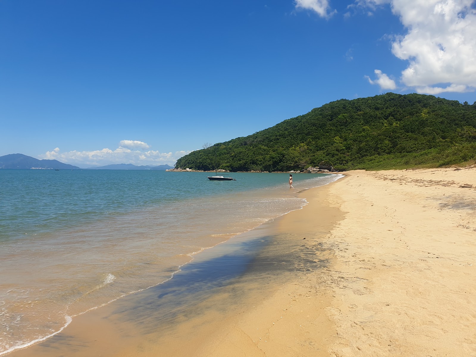Φωτογραφία του Praia da Lagoa με φωτεινή άμμος επιφάνεια