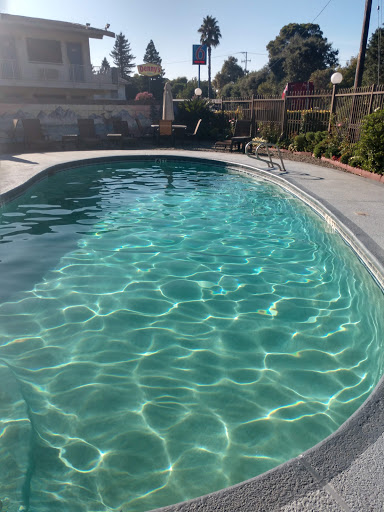 Super 8 by Wyndham Chico image