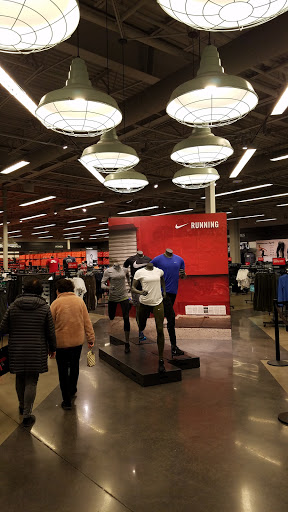 Clothing Store «Nike Factory Store», reviews and photos, 1101 Outlet Collection Way, Auburn, WA 98001, USA