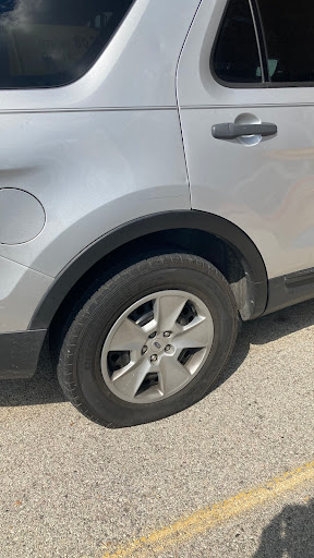 Tire Shop «Discount Tire Store - Irving, TX», reviews and photos, 3516 W Airport Fwy, Irving, TX 75062, USA