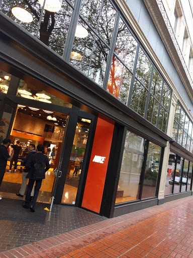 Shopping Mall «Pioneer Place», reviews and photos, 700 SW 5th Ave, Portland, OR 97204, USA