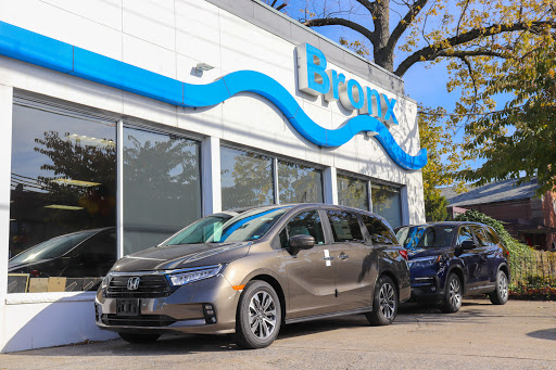 Honda Dealer «Bronx Honda», reviews and photos, 2541 E Tremont Ave, Bronx, NY 10461, USA