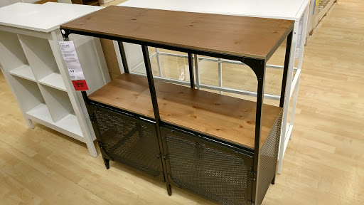 Shopping Mall «Ravenswood Shopping Center», reviews and photos, E Bayshore Rd, Palo Alto, CA 94303, USA