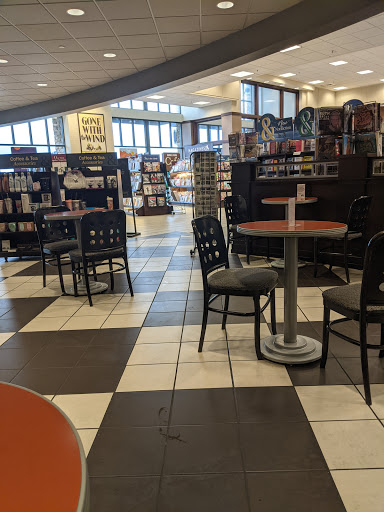 Book Store «Barnes & Noble», reviews and photos, 320 Mid Rivers Center, St Peters, MO 63376, USA