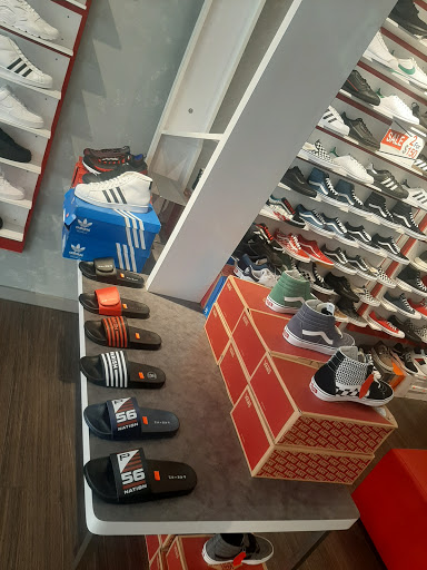 Clothing Store «Bobby Sportswear», reviews and photos, 508 5th Ave, Brooklyn, NY 11215, USA