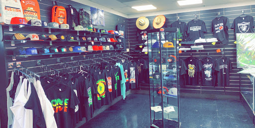 Tobacco Shop «AK SMOKE SHOP», reviews and photos, 5135 W Shaw Ave, Fresno, CA 93722, USA