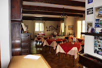 Atmosphère du Restaurant Les Acacias - Ferrier Jean Jacques à Puget-Théniers - n°17