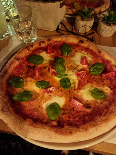 Értékelések erről a helyről: Oliver's Pizza, Budapest - Pizza
