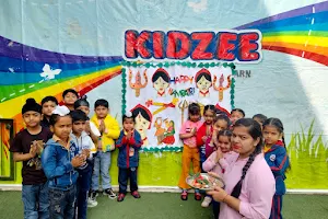 Kidzee Zira image