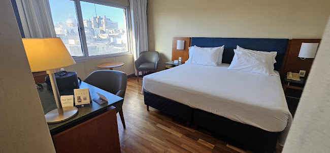 Hotel NH Montevideo Columbia
