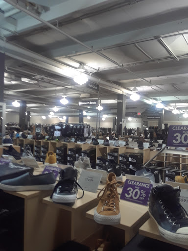 Shoe Store «DSW Designer Shoe Warehouse», reviews and photos, 2500 Central Park Ave, Yonkers, NY 10710, USA