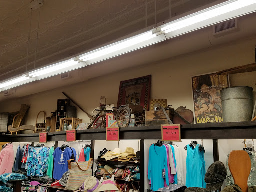 General Store «Mast General Store Hendersonville», reviews and photos, 527 N Main St, Hendersonville, NC 28792, USA