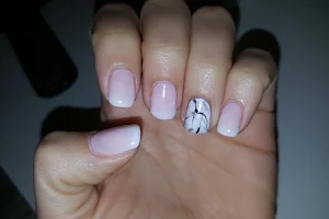 Bow Nails image