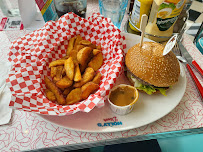 Cheeseburger du Restaurant de hamburgers Holly's Diner à Langueux - n°16
