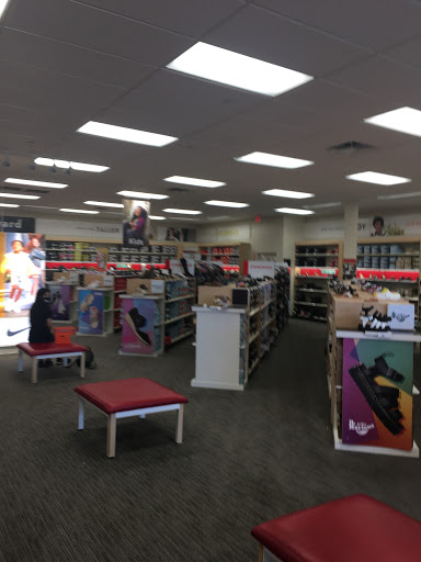 Shoe Store «Famous Footwear», reviews and photos, 2018 S Commons, Federal Way, WA 98003, USA