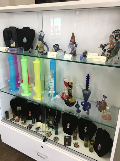 Tobacco Shop «Natural State Glass Gallery & Smoke Shop», reviews and photos, 740 S Salem Rd #102, Conway, AR 72034, USA