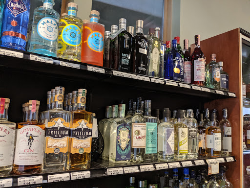 Liquor Store «Pearl Specialty Market & Spirits», reviews and photos, 900 NW Lovejoy St, Portland, OR 97209, USA