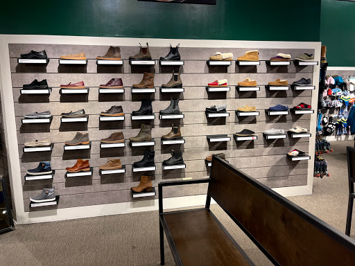 Clothing Store «L.L. Bean», reviews and photos, 75 Evergreen Way, South Windsor, CT 06074, USA