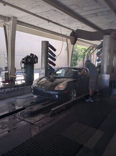 Car Wash «Diamond Valley Car Wash», reviews and photos, 1650 W Holt Ave, Pomona, CA 91768, USA