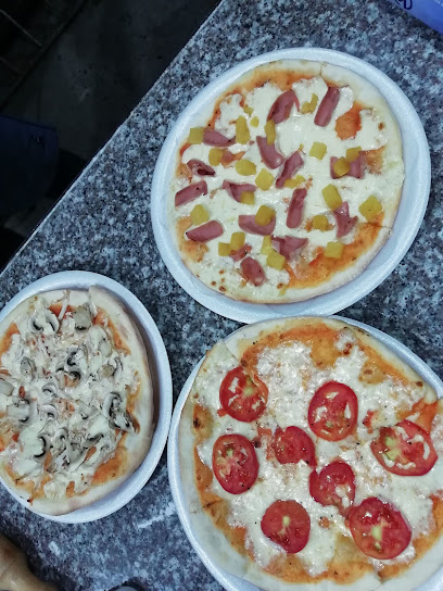 La esquina pizzas and fastfood
