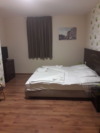 Photos of Ez&uuml;sthid Hotel
