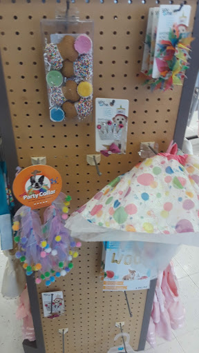 Pet Supply Store «Petco Animal Supplies», reviews and photos, 200 Center Blvd S, Christiana, DE 19702, USA