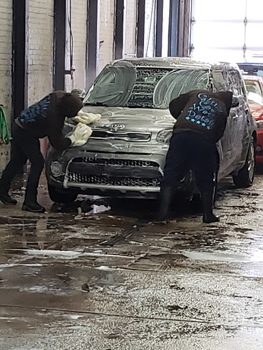 Car Wash «Clybourn Express & Car Wash», reviews and photos, 2452 N Clybourn Ave, Chicago, IL 60614, USA