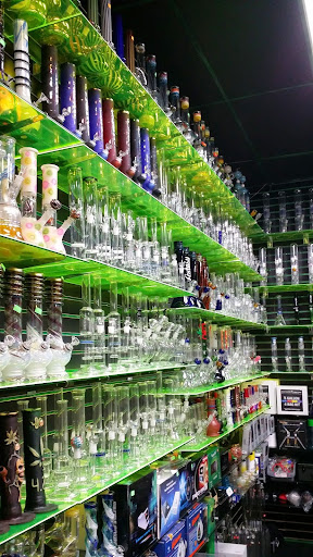 Tobacco Shop «THE GREENMILE VAPE & SMOKE SHOP», reviews and photos, 2014 W Bullard Ave, Fresno, CA 93711, USA