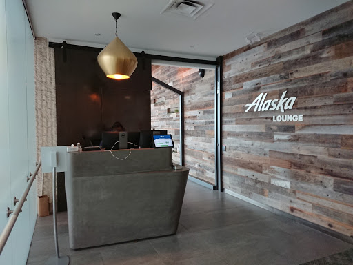Alaska Airlines Alaska Lounge image 8