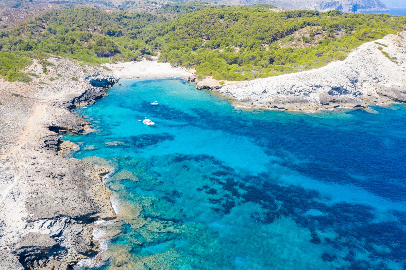 Foto av Cala des Matzoc med liten vik