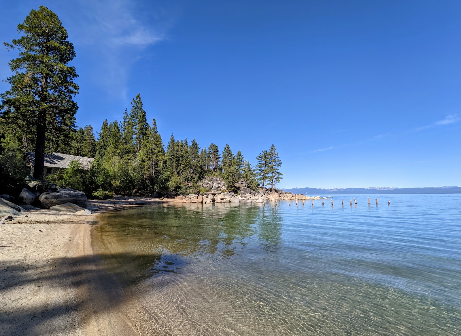 Zdjęcie Skunk Harbor Beach z powierzchnią beżowy piasek