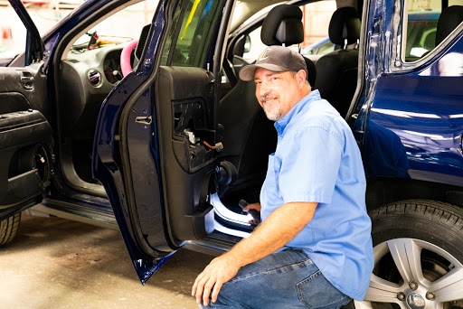 Auto Body Shop «ABRA Auto Body & Glass», reviews and photos, 855 Kraft St, Clarksville, TN 37040, USA