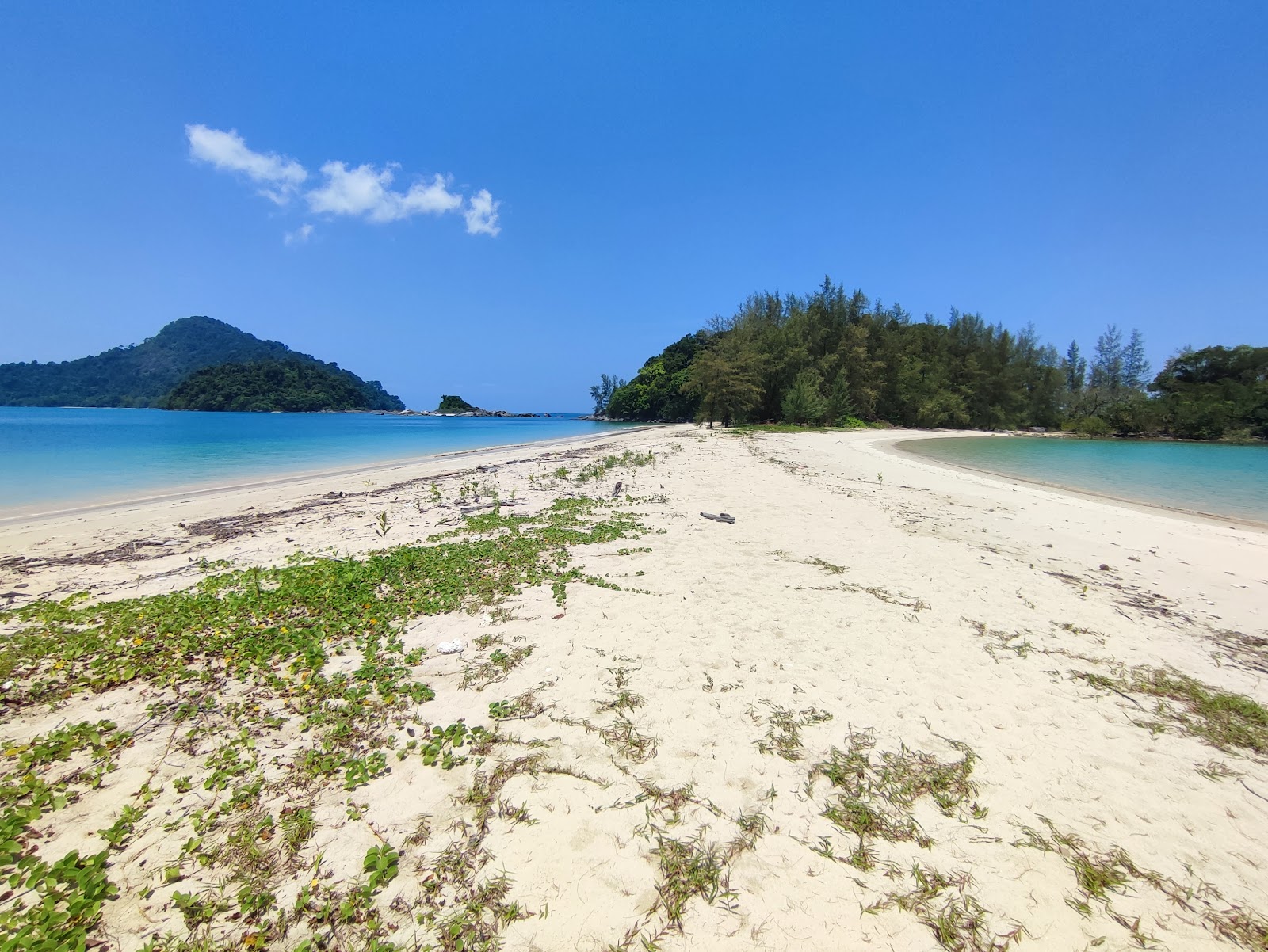 Foto de Ao Kao Kvay Beach - lugar popular entre os apreciadores de relaxamento