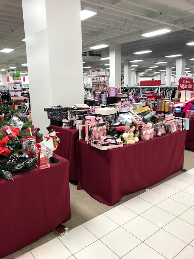 Clothing Store «Burlington Coat Factory», reviews and photos, 6350 Seven Corners Center, Falls Church, VA 22044, USA