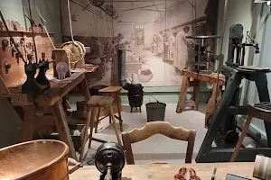Musée du peigne et de la plasturgie d'Oyonnax image