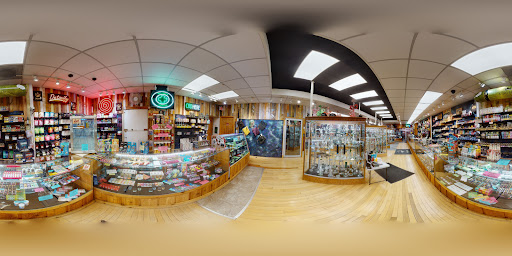 Tobacco Shop «Knuckleheads Tobacco & Gifts», reviews and photos, 550 State St, Madison, WI 53703, USA