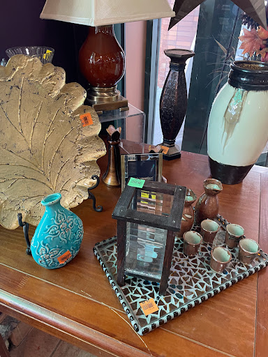 Thrift Store «Retique Store», reviews and photos, 190 N Broadway, Milwaukee, WI 53202, USA